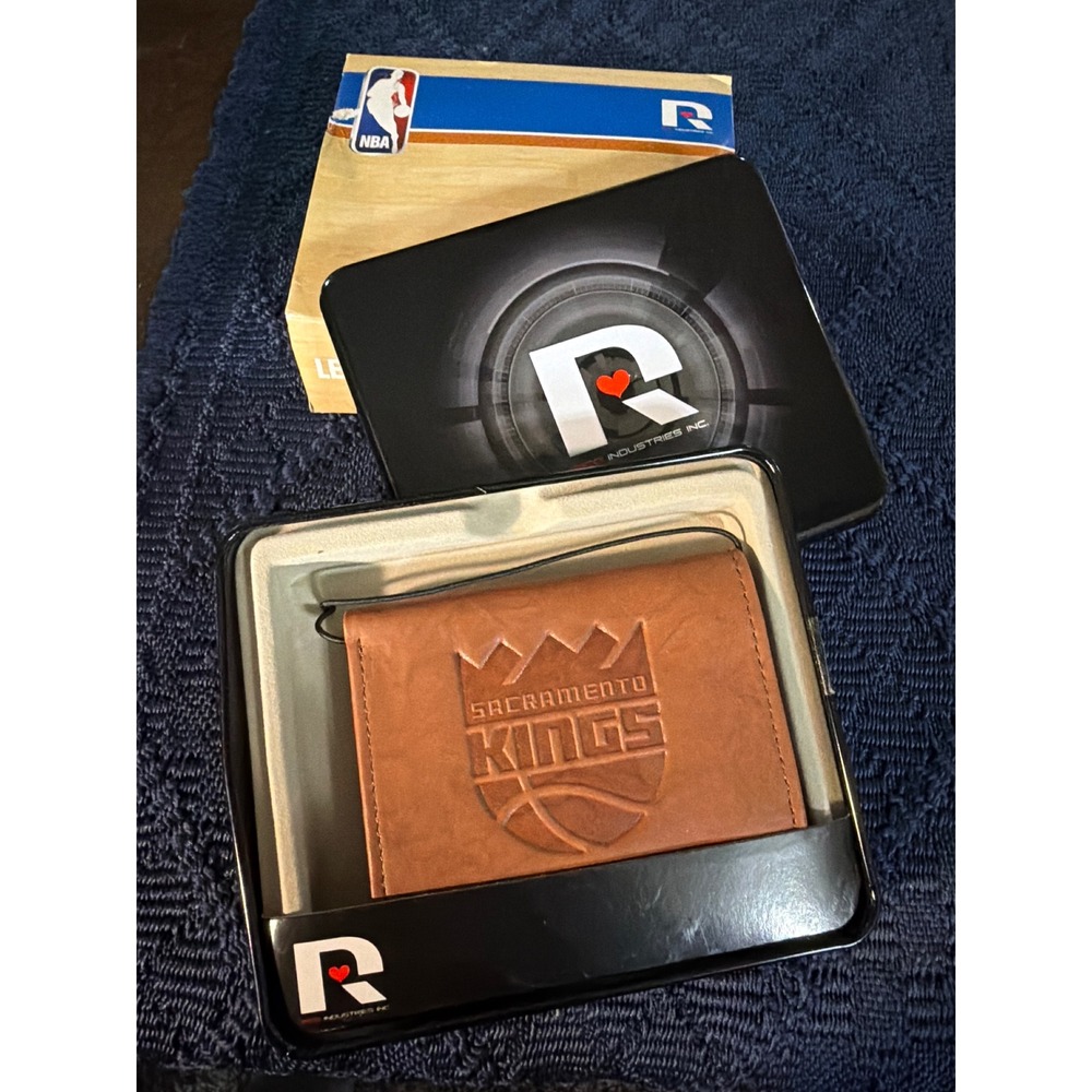 NBA Sacramento Kings Rico Industries Brown Leather Trifold Wallet in Gift Tin